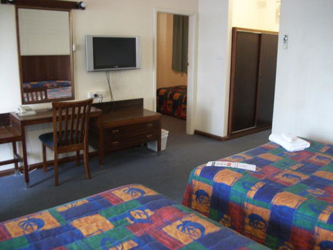 HotelMOTEL Adelaide - Accommodation Perth 6