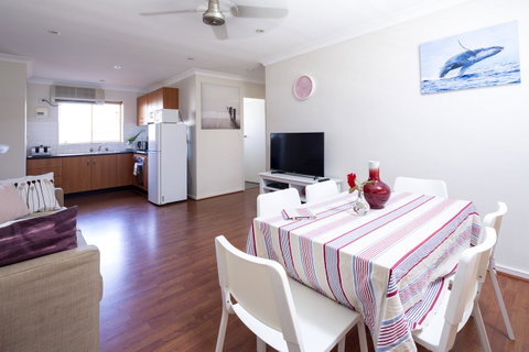 Aurora Holiday Apartment @West Beach - Accommodation Perth 0