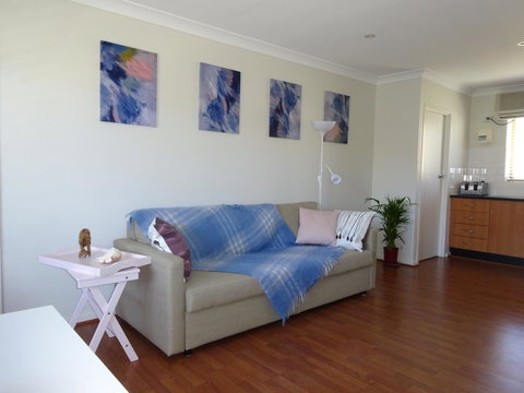 Aurora Holiday Apartment @West Beach - Accommodation Perth 2