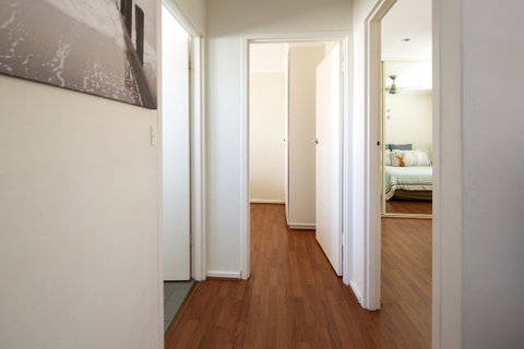 Aurora Holiday Apartment @West Beach - Accommodation Perth 5