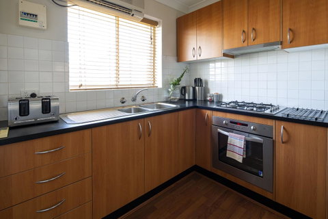 Aurora Holiday Apartment @West Beach - Accommodation Perth 20