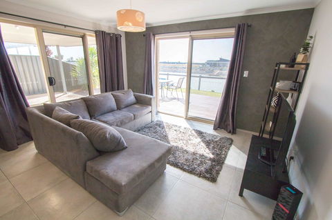 Waterfront On Jefferson, At Wellington Marina, SA - Accommodation Perth 6