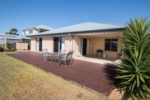 Waterfront On Jefferson, At Wellington Marina, SA - Accommodation Perth 20