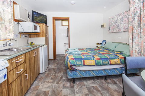 Echo Holiday Parks - Naracoorte - Accommodation Perth 11