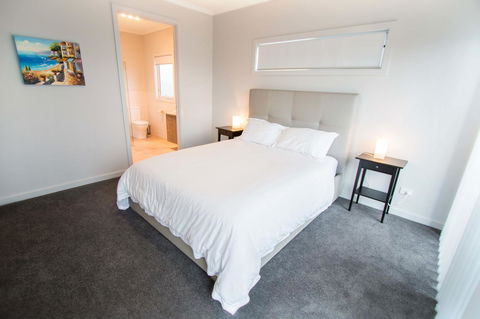 Wellington Lake Retreat - Perth Resorts 15