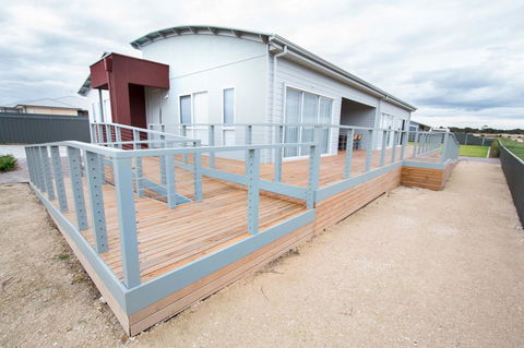 Wellington Lake Retreat - Perth Resorts 20