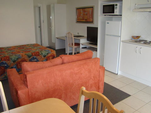 Dunsborough Central Motel - Accommodation Perth 21