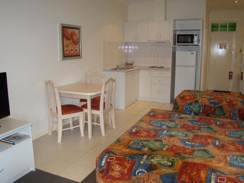 Dunsborough Central Motel - Accommodation Perth 10