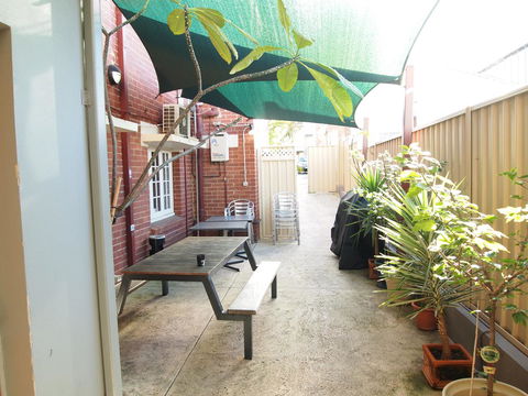 The Emperors Crown Hostel - Accommodation Perth 17
