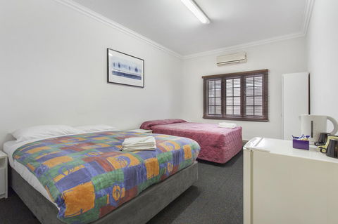 The Emperors Crown Hostel - Accommodation Perth 16