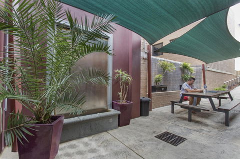 The Emperors Crown Hostel - Accommodation Perth 12