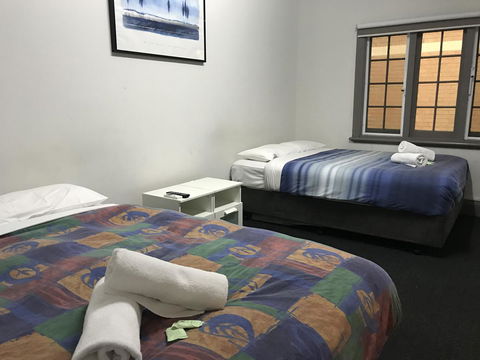 The Emperors Crown Hostel - Accommodation Perth 8