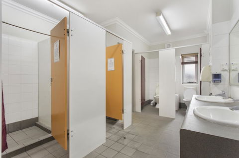 The Emperors Crown Hostel - Accommodation Perth 25