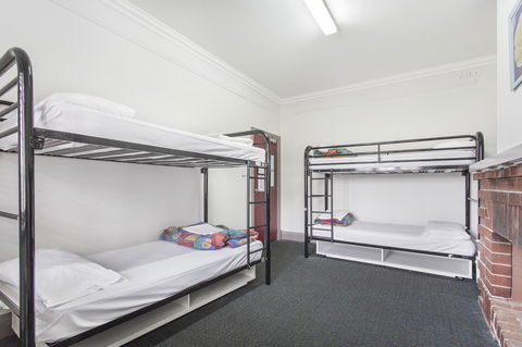 The Emperors Crown Hostel - Accommodation Perth 7