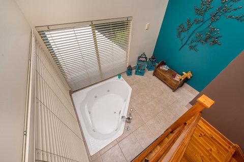 Chimes Spa Retreat - Accommodation Perth 11