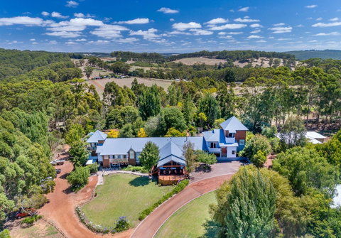 Chimes Spa Retreat - Accommodation Perth 3