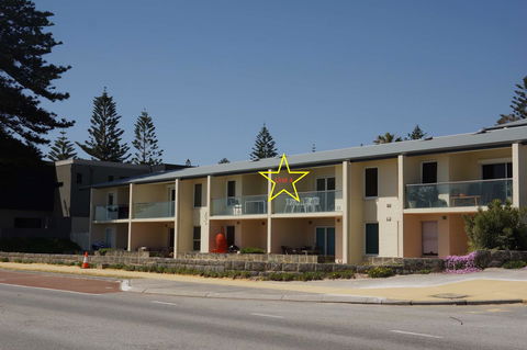 Cottesloe Beachfront Ocean View Apartment - Accommodation Perth 1
