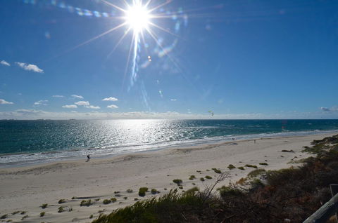 Cottesloe Beachfront Ocean View Apartment - Accommodation Perth 8