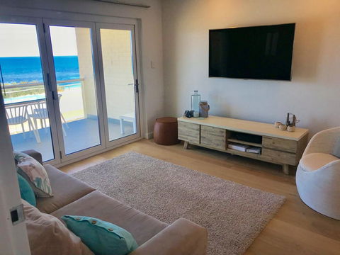 Cottesloe Beachfront Ocean View Apartment - Accommodation Perth 6