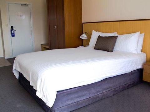 Ocean Beach Hotel - Accommodation Perth 2