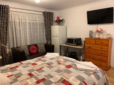 Ascot Comfort - Accommodation Perth 8