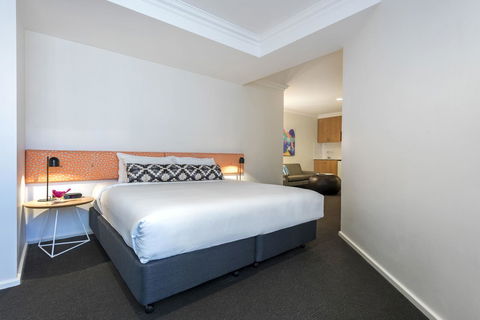 Oaks Perth Hotel - Accommodation Perth 2