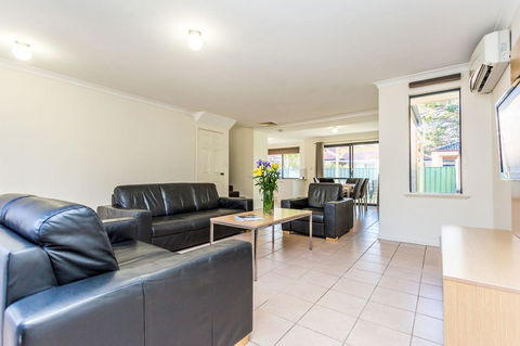 Country Comfort Perth - Perth Resorts 22