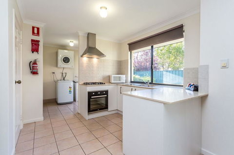 Country Comfort Perth - Perth Resorts 16