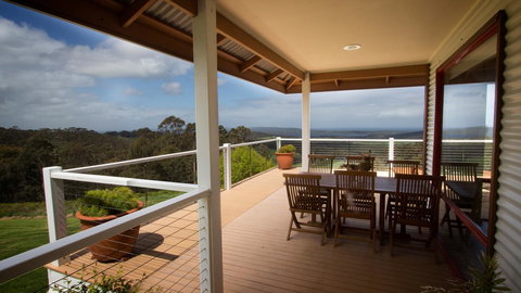 Karri Mia Chalets And Studios - Perth Resorts 38