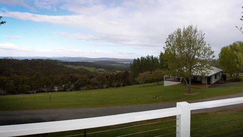 Karri Mia Chalets And Studios - Perth Resorts 9