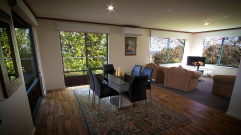 Karri Mia Chalets And Studios - Perth Resorts 25