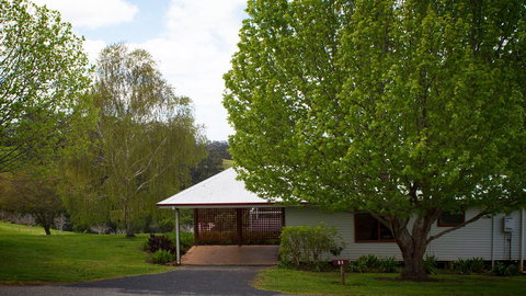 Karri Mia Chalets And Studios - Perth Resorts 21