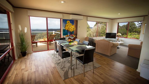 Karri Mia Chalets And Studios - Perth Resorts 36