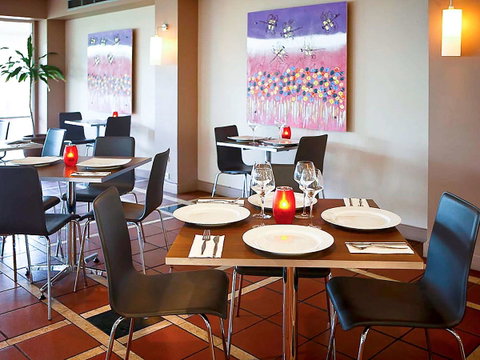 The Continental Hotel - Accommodation Perth 31