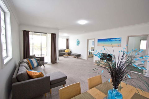 Morisset Serviced Apartments - Accommodation Perth 0