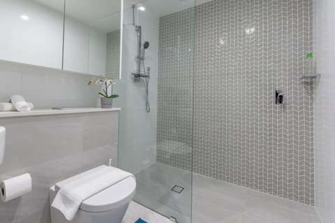 Inner City Stylish Apt Walk To Green Square - Accommodation Perth 14