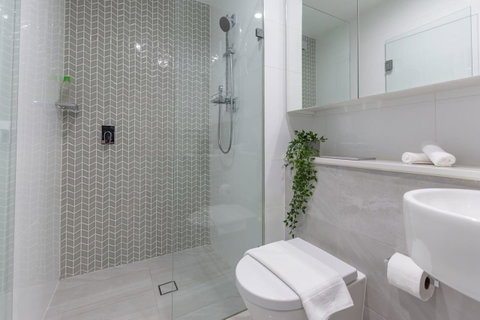 Inner City Stylish Apt Walk To Green Square - Accommodation Perth 12