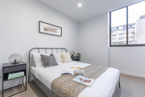 Inner City Stylish Apt Walk To Green Square - Accommodation Perth 5