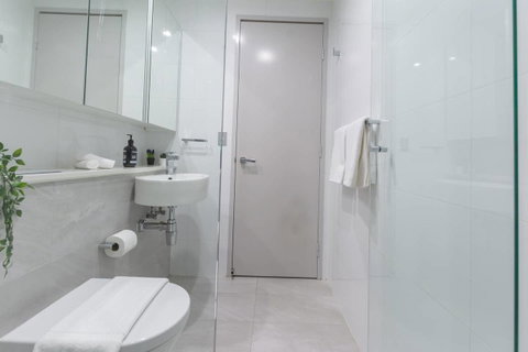 Inner City Stylish Apt Walk To Green Square - Accommodation Perth 2