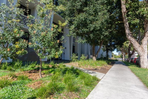 Inner City Stylish Apt Walk To Green Square - Accommodation Perth 17