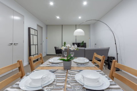 Inner City Stylish Apt Walk To Green Square - Accommodation Perth 10