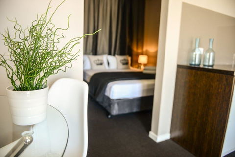 Crossroads Hotel - Accommodation Perth 21