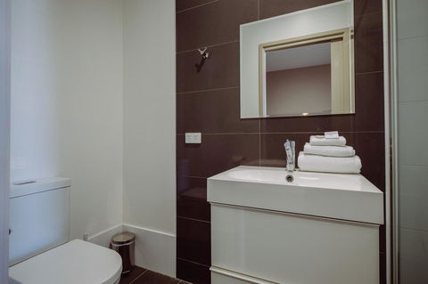 Crossroads Hotel - Accommodation Perth 5
