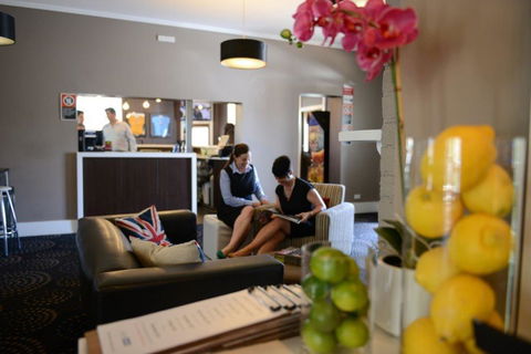 Crossroads Hotel - Accommodation Perth 36