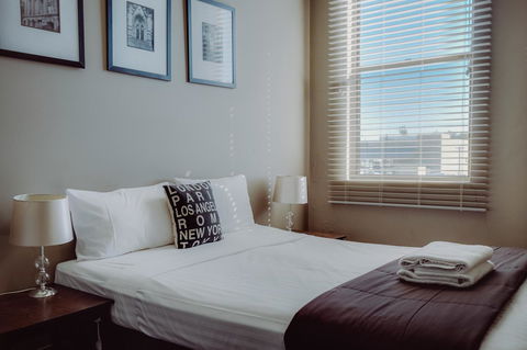 Crossroads Hotel - Accommodation Perth 2