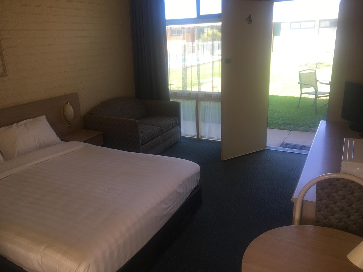Junee NSW Perth Resorts