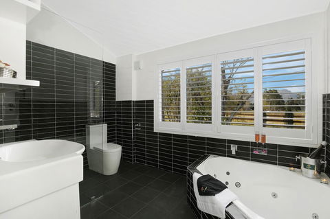 Romanz In The Valley (Luxury B&B) - Perth Resorts 13