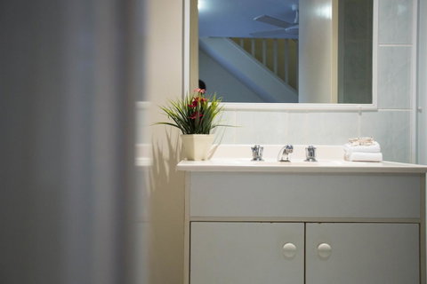 Byron Central Apartments - Accommodation Perth 2