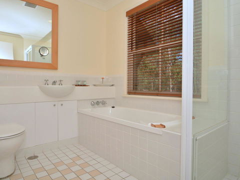 Villa 2br Prosecco Villa Located Within Cypress Lakes Resort - Accommodation Perth 13