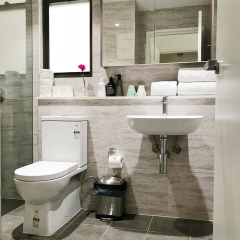 Modern & Cosy 2-Bedroom Apartment Hornsby - Accommodation Perth 12